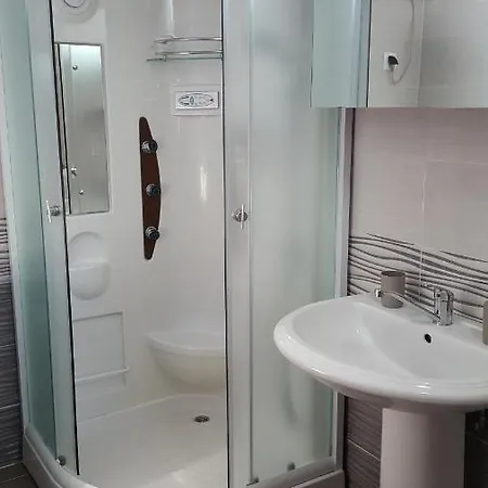 Viktorija Apartament *