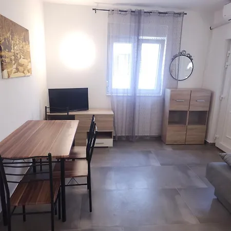 Viktorija Apartament *
